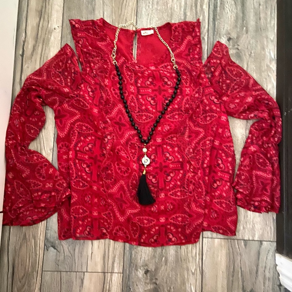 Like new red off shoulder long sleeve blouse Large floral Hollister